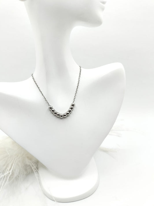 Collar Elara