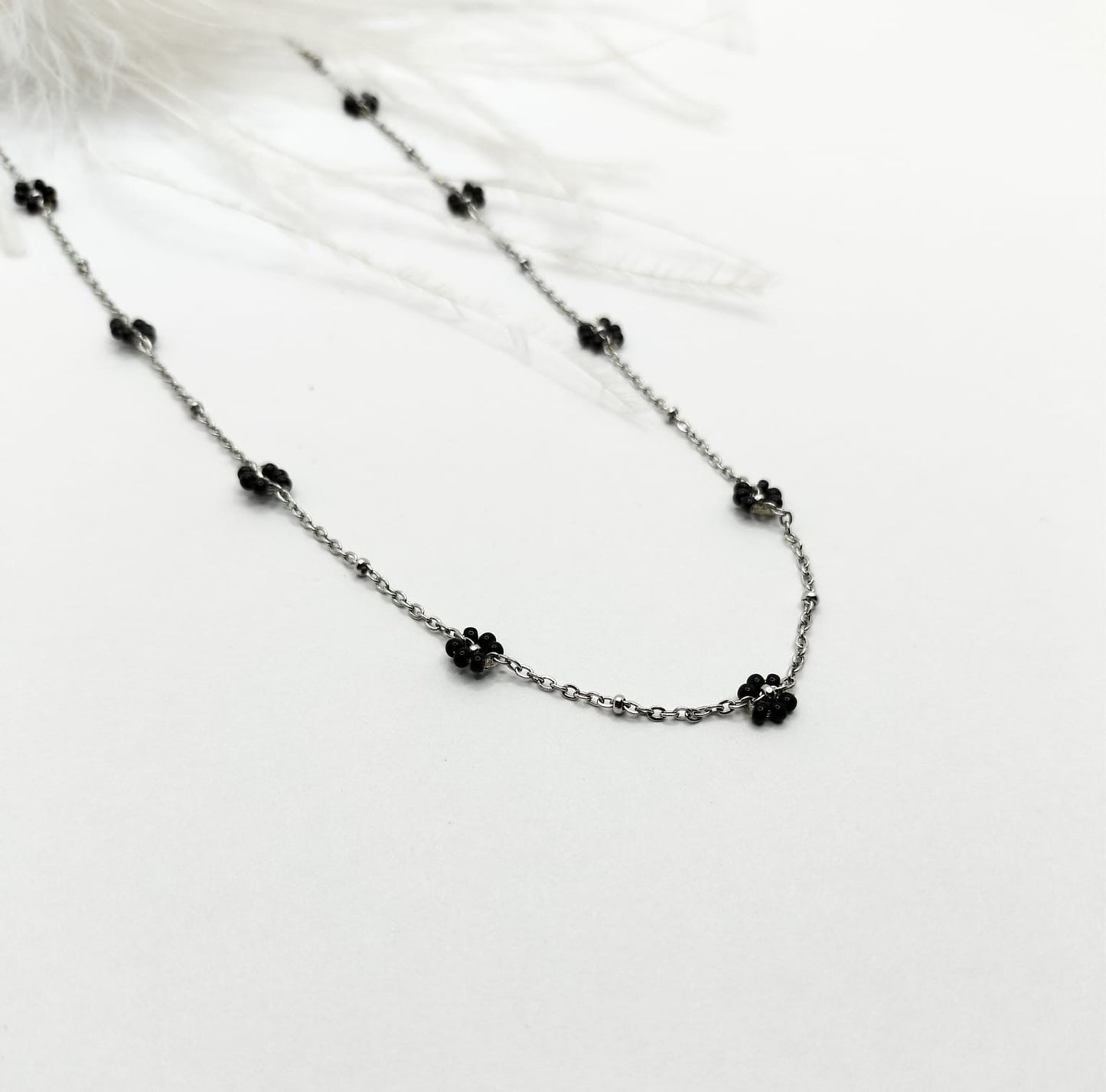 Collar Roses
